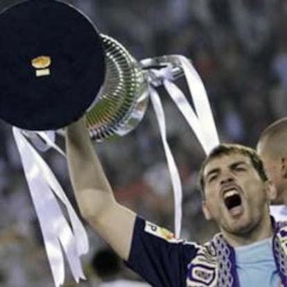 Casillas, con la Copa del Rey