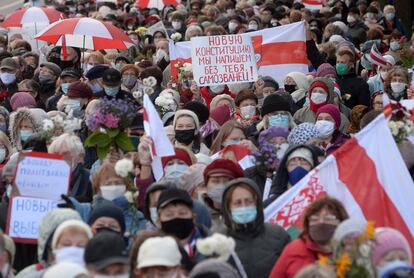Protestas por la democracia y contra Lukashenko, el pasado lunes en Minsk.