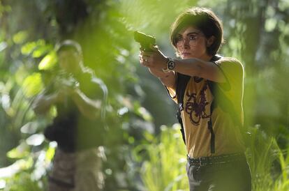 Daniella Pineda en 'Jurassic World: El reino caído'. La escena en la que se revelaba que era lesbiana fue cortada.