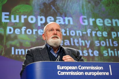 El vicepresidente de la Comisión Europea, Frans Timmermans, durante la presentación de la regulación contra la deforestación.