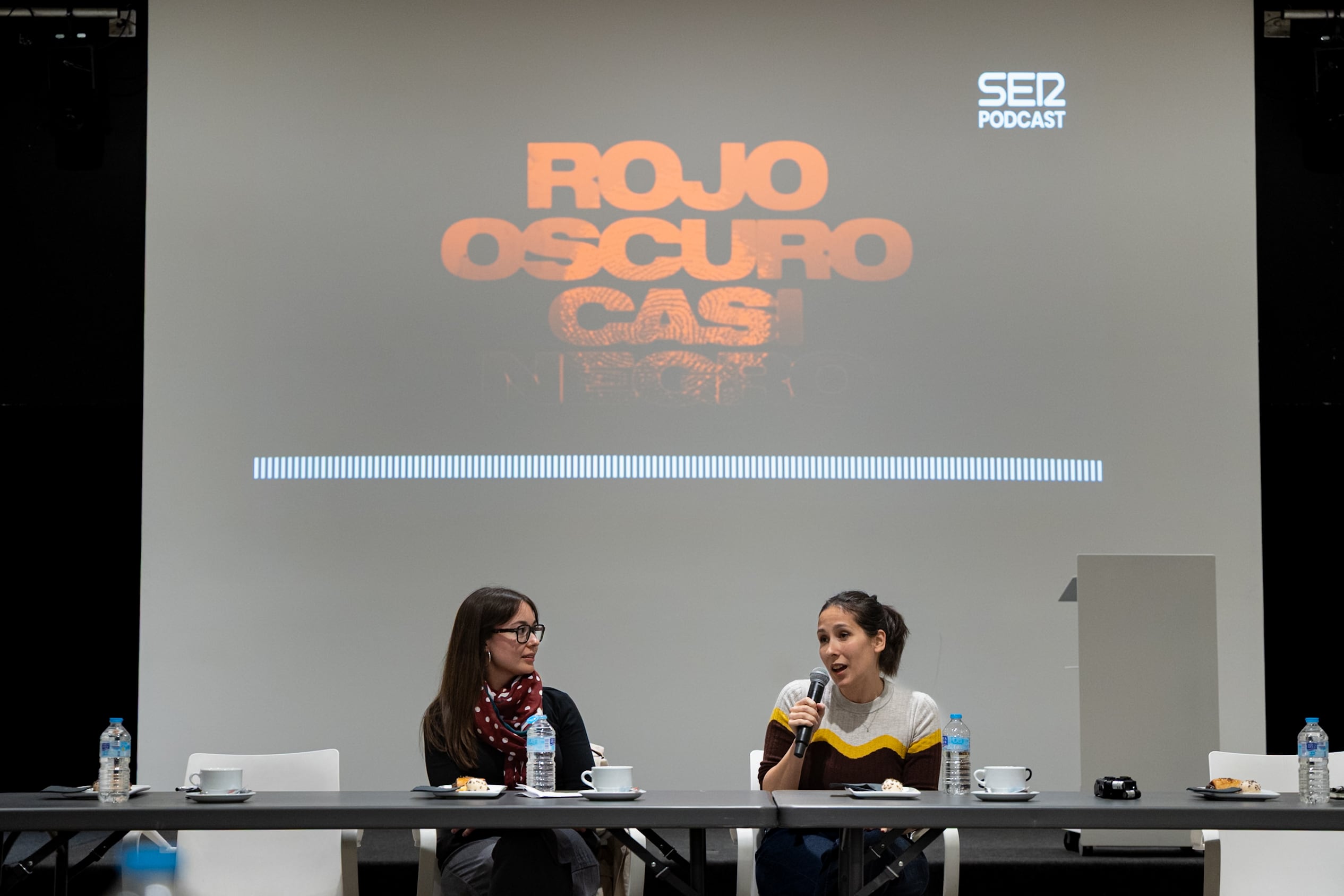 Detrás del crimen: los suscriptores de EL PAÍS escuchan en primicia un adelanto de ‘Rojo oscuro casi negro’, el nuevo pódcast de la SER