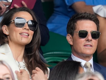 Tom Cruise y Hayley Atwell, durante la final femenina de Wimbledon, el pasado fin de semana.