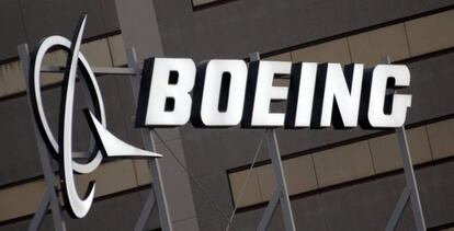 Logotipo de la compañía Boeing en una instalación de California. 
 