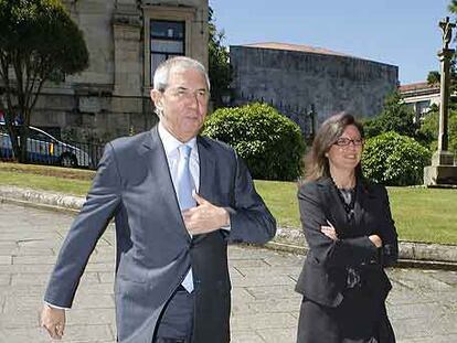Emilio Pérez Touriño y María José Caride, ayer, antes de presentar las directrices.