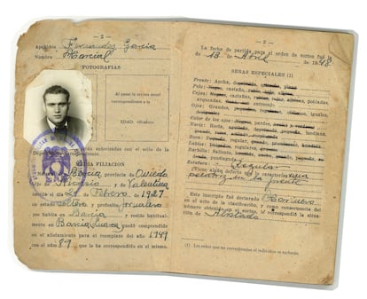 Cartilla Naval número 89 de la Marina de Guerra Española, perteneciente a Marcial Fernández García, del distrito de Luarca.
Imagen cedida por la editorial Planeta, incluida en el material promocional del libro 'El secreto de Marcial', de Jorge Fernández Díaz'.