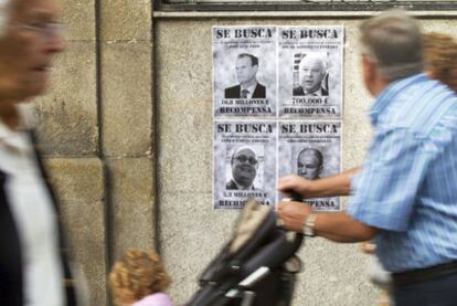 Carteles en Vigo con los rostros de los exdirectivos.