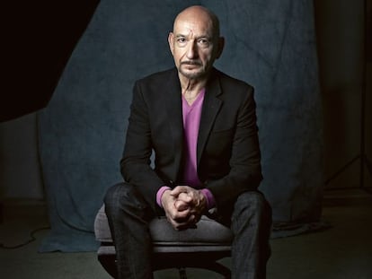 Ben Kingsley en el Hotel Villa Magna, instantes después de que uno de los fotógrafos le pida que cruce las piernas.