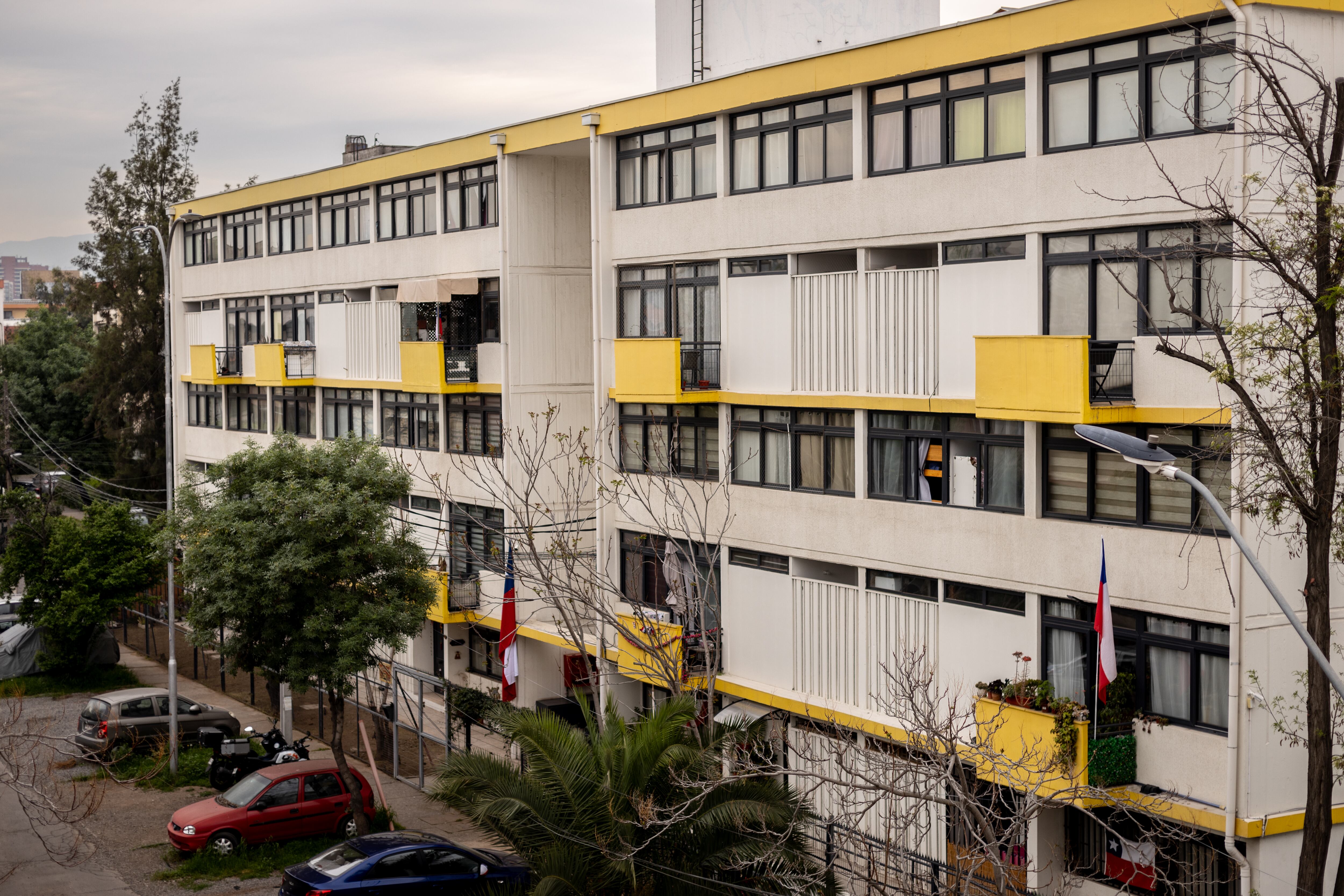 Edificios De la Villa Olímpica, en la comuna de Ñuñoa, en Santiago, Chile, este jueves.
