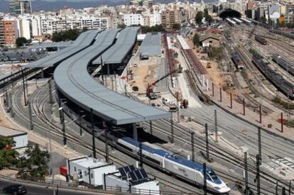 Una unidad del AVE en la estación de Valencia durante las pruebas realizadas la semana pasada.