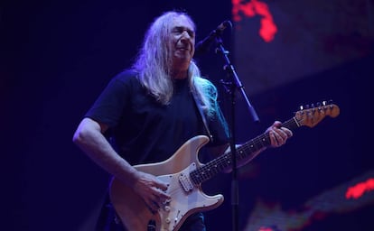 Rosendo Mercado, durante su concierto en el WiZink Center de Madrid.