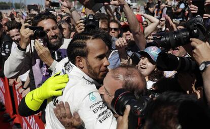 Hamilton celebra su victoria en Montmeló.