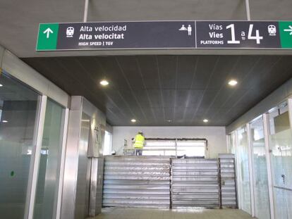 Los &uacute;ltimos trabajos en la estaci&oacute;n de Girona antes de la llegada del AVE.