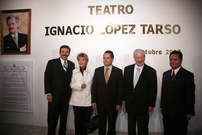 López Tarso, durante la develación de la placa para nombrar el teatro del Centro Cultural San Ángel en su honor, en 2008.