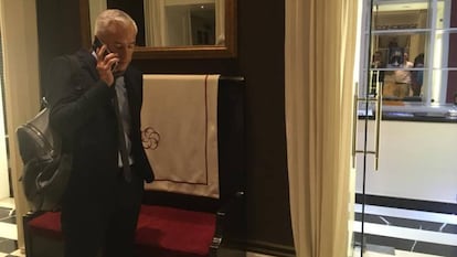 Jorge Ramos, en su hotel tras ser retenido en Miraflores después de una entrevista a Maduro.