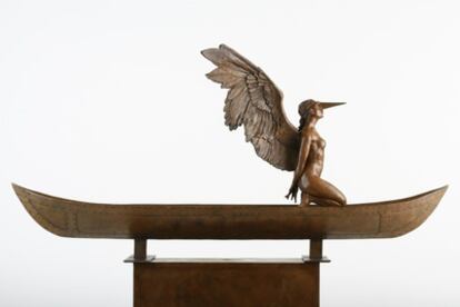 La exposición que estará hasta el próximo 24 de mayo en el Instituto de México en Madrid está llena de semblanzas con infinidad de culturas. Jorge Marín ha querrido que sus bronces representen al ansia del ser humano por la libertad. Por eso todos los personajes llevan alas.