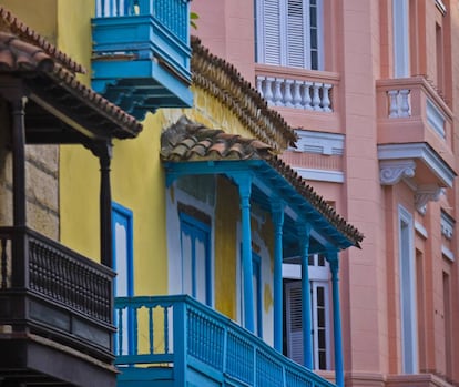 Balcones coloniales en el centro histórico de La Habana.