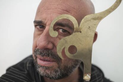 Mario Bellatin, en su casa de Ciudad de México