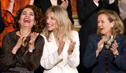 Desde la izquierda, las vicepresidentas del Ejecutivo, María Jesús Montero, Yolanda Díaz y Nadia Calviño, durante el acto principal del día de la Carta Magna en el Congreso.