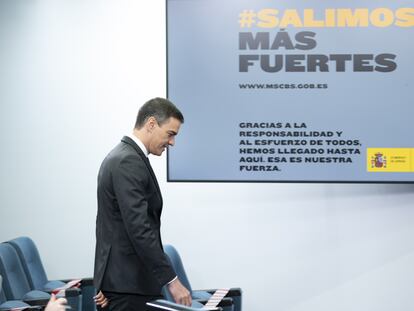 El presidente del Gobierno, Pedro Sánchez, a su llegada para comparecer en rueda de prensa desde La Moncloa.