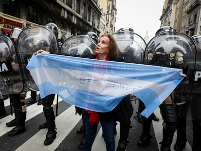 Protesta en contra del gobierno de Argentina, en junio de 2024.