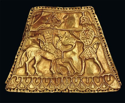 Placa decorativa con dos guerreros luchando procedente del norte del mar Negro (siglo IV antes de Cristo).