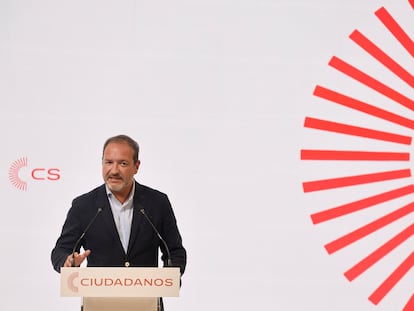 El entonces vicesecretario general y secretario de Comunicación de Ciudadanos Madrid, Mariano Fuentes, durante la rueda de prensa celebrada el domingo 28 de mayo en Madrid.