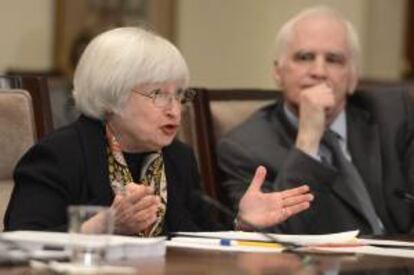 La presidenta de la Reserva Federal (FED) estadounidense, Janet Yellin, habla durante una reunión abierta del Consejo de Gobernadores del Sistema de la FED en Washington DC (EE.UU.).