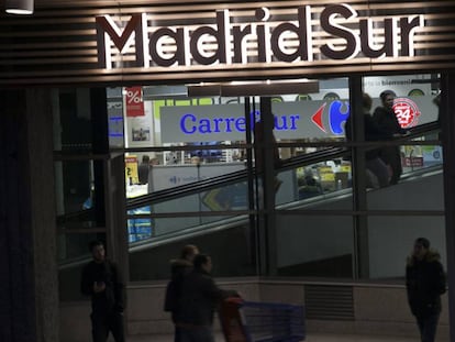Centro comercial de Carrefour en Vallecas (Madrid) que abre 24 horas al d&iacute;a.