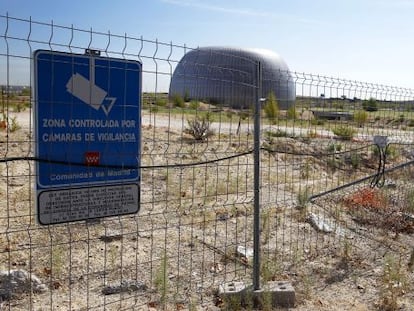 El edificio destinado al Anatómico Forense de Madrid, en el secarral de Valdebebas.