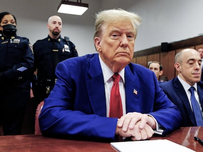 NEW YORK, NEW YORK - APRIL 30: Former U.S. President Donald Trump appears in court during his trial for allegedly covering up hush money payments onald Trump, durante una de las sesiones del juicio de Nueva York, en abril del año pasado.