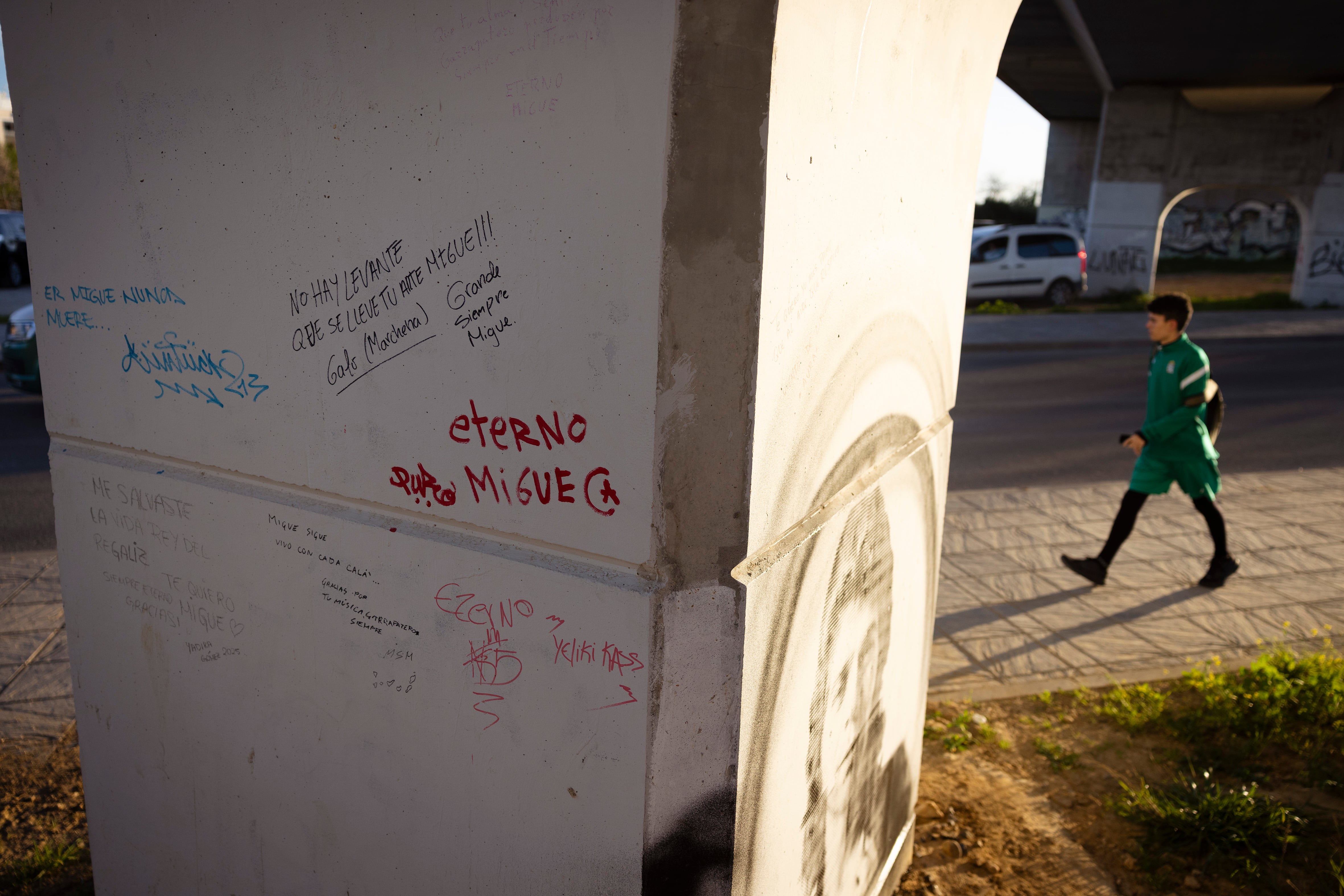 Pintadas recordando a Migue en una calle de Jerez. 
