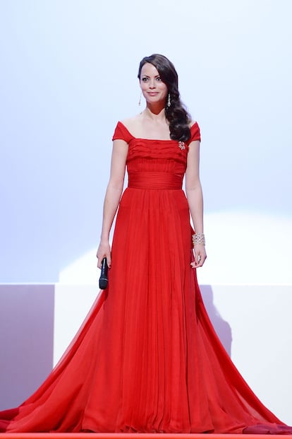 Bérénice Béjo recurrió a un magnífico Louis Vuitton rojo para la ceremonia de apertura. Las joyas eran de Chopard.