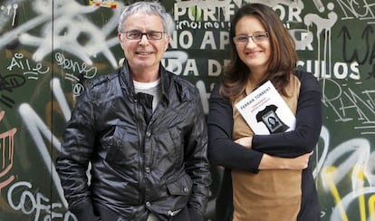 Ferran Torrent y Mònica Oltra, tras la presentación del libro.