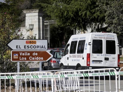 A van from the business that will raise Franco’s gravestone on its way to the Valley of the Fallen this Monday.