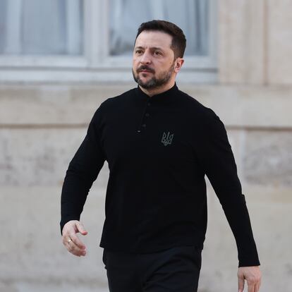 PARIS, FRANCE - MARCH 26: Ukrainian President Volodymyr Zelensky arrives for a meeting with French President Emmanuel Macron at Elysee Palace on March 26, 2025 in Paris, France. Ahead of the meeting, the French president's office said the government "will make continuing and strengthening military and financial support to Ukraine its top priority." (Photo by Tom Nicholson/Getty Images)