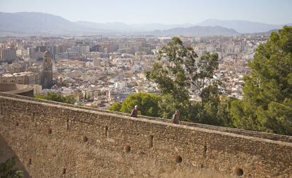 Vistas de la ciudad de Málaga desde el castillo de Gibralfaro.
