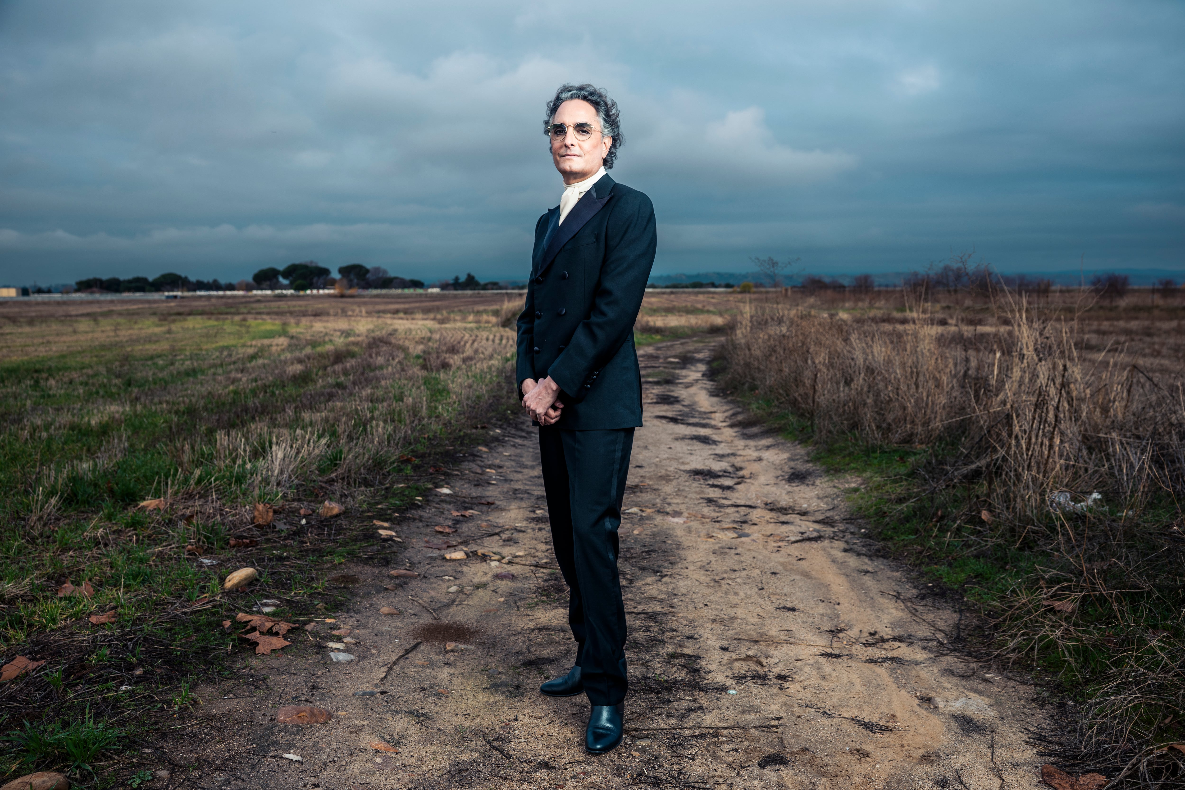 Josie se define así mismo como un “hombre orquesta”: es el encargado de la gestión de todo lo que tiene que ver con el estilismo de Pedroche.