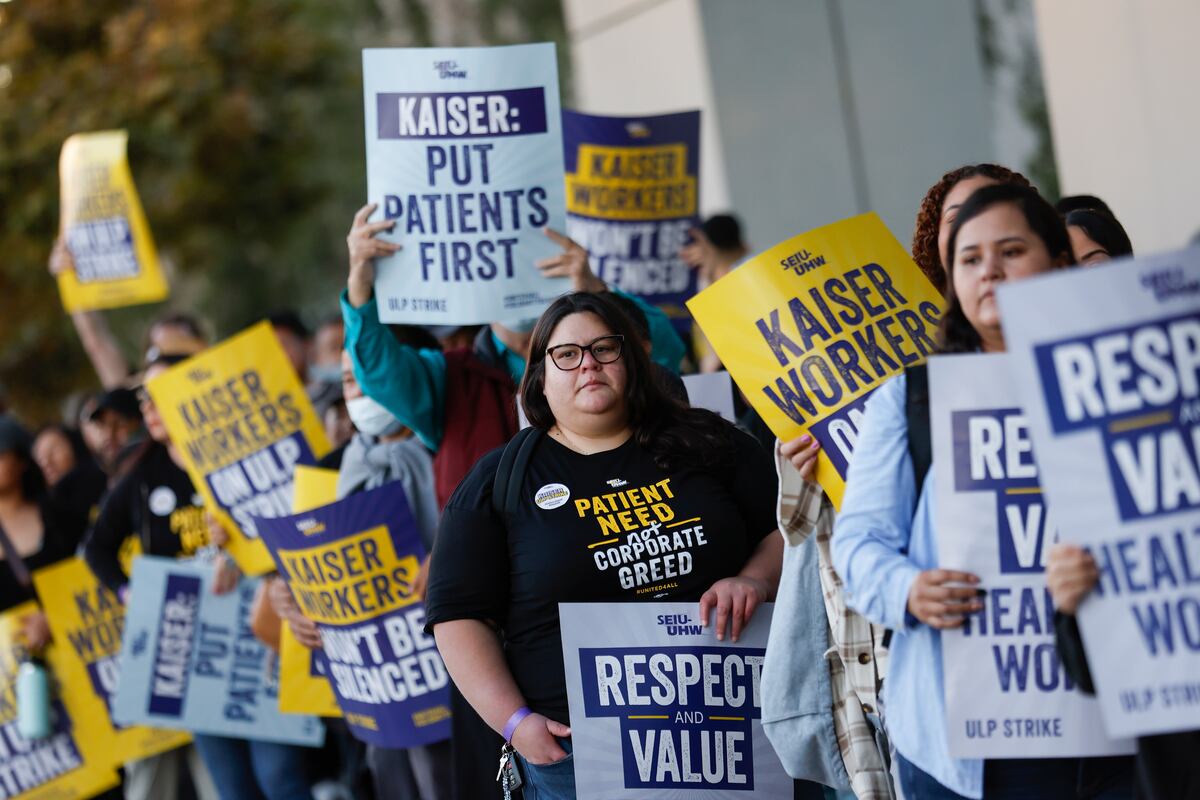 Health care workers picket outside US hospitals in multiple states ...