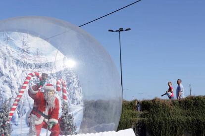 Miles de turistas disfrutan de las temperaturas que se registran estos días en Canarias. En la foto, Santa Cruz de Tenerife.