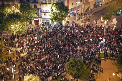Más de 25 detenidos en la tercera noche de disturbios en Barcelona.
