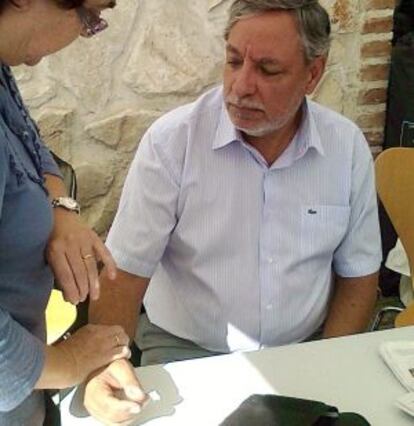 Julio Seti&eacute;n, durante el chequeo al que se somete todos los d&iacute;as. 