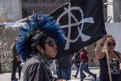 Jóvenes del 'Frente Rockero' durante una manifestación en Ciudad de México, en 2017.