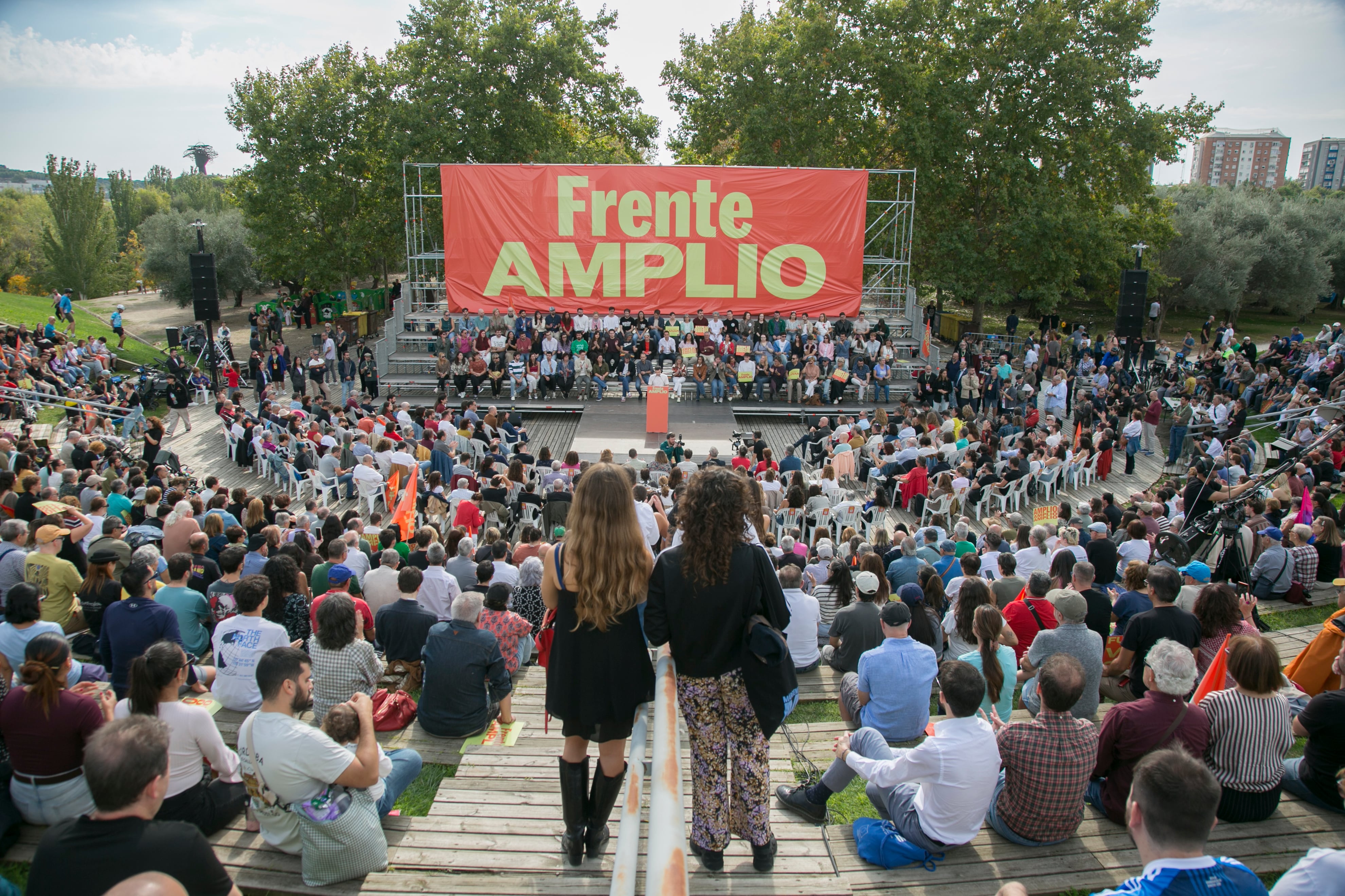Presentación oficial de la candidatura de la coalición Frente Amplio, en el Parque Lineal del Manzanares, Madrid, el 17 de octubre del 2026. 