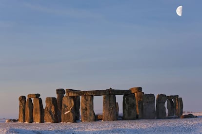 Círculo megalítico de Stonehenge, el misterioso anillo de monolitos de piedra que se alza en la llanura de Salisbury, al sur de Inglaterra.