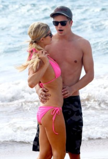 Paris Hilton y River Viiperi, fotografiados en Maui el 23 de septiembre.