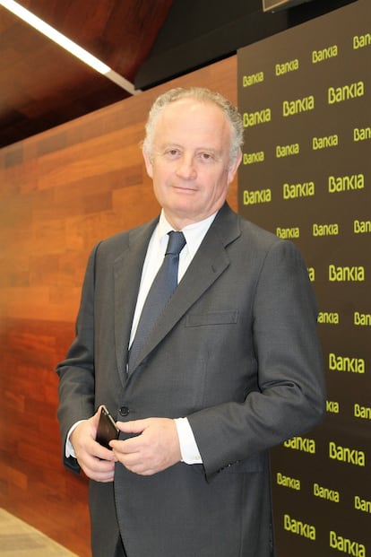 En un mercado hostil, en agosto de 2018, Mapfre colocó 500 millones de euros a 30 años y con opción de amortización a los diez años. La entidad obtuvo sobredemanda. Bankia también destaca que lanzó una emisión de bonos contingentes convertibles en acciones por 500 millones, con órdenes cinco veces superiores a la demanda. Y participó en cien operaciones sindicadas como la de Abertis, El Corte Inglés, Siemens Gamesa, Acciona y Mapfre.
Álvaro Canosa, director de renta fija.  