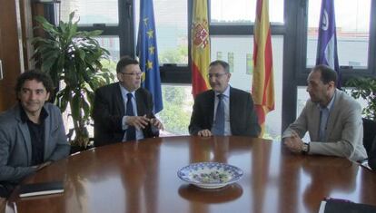 Ximo Puig con el rector de la Universidad Jaume I, Vicent Climent.