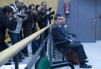 El exjefe de Inspección de la Hacienda vizcaína, Juan Ramón Ibarra, durante el juicio celebrado en la Audiencia de Vizcaya por trato de favor en una imagen de mediados de enero.