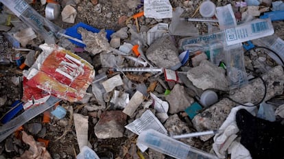 Jeringuillas usadas para el consumo de opiáceos en un parque en Filadelfia
