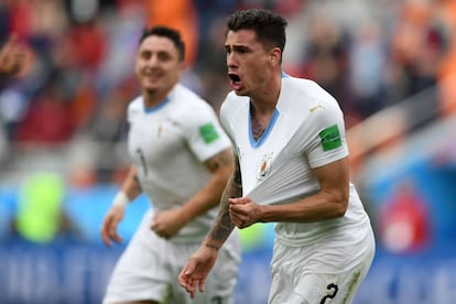 Giménez celebra el gol que dio la victoria a Uruguay contra Egipto.